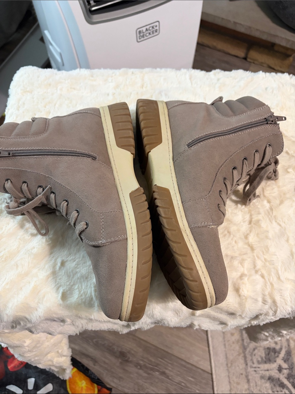 Women’s White Mountain Lace-Up Ankle Boots in Taupe - Picture 3 of 7